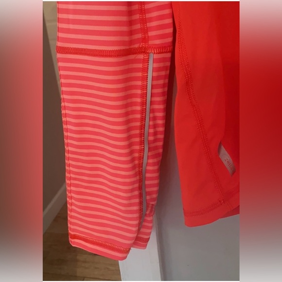 LIKE NEW Zella Half Zip Lightweight Athletic Pullover Top With Thumb Holes - Picture 11 of 12